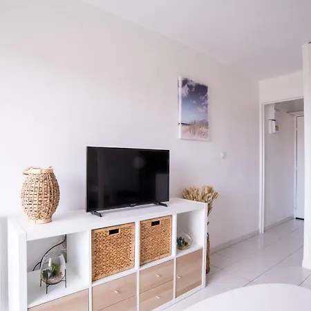 With Balcony At 7 Min From The Apartment *